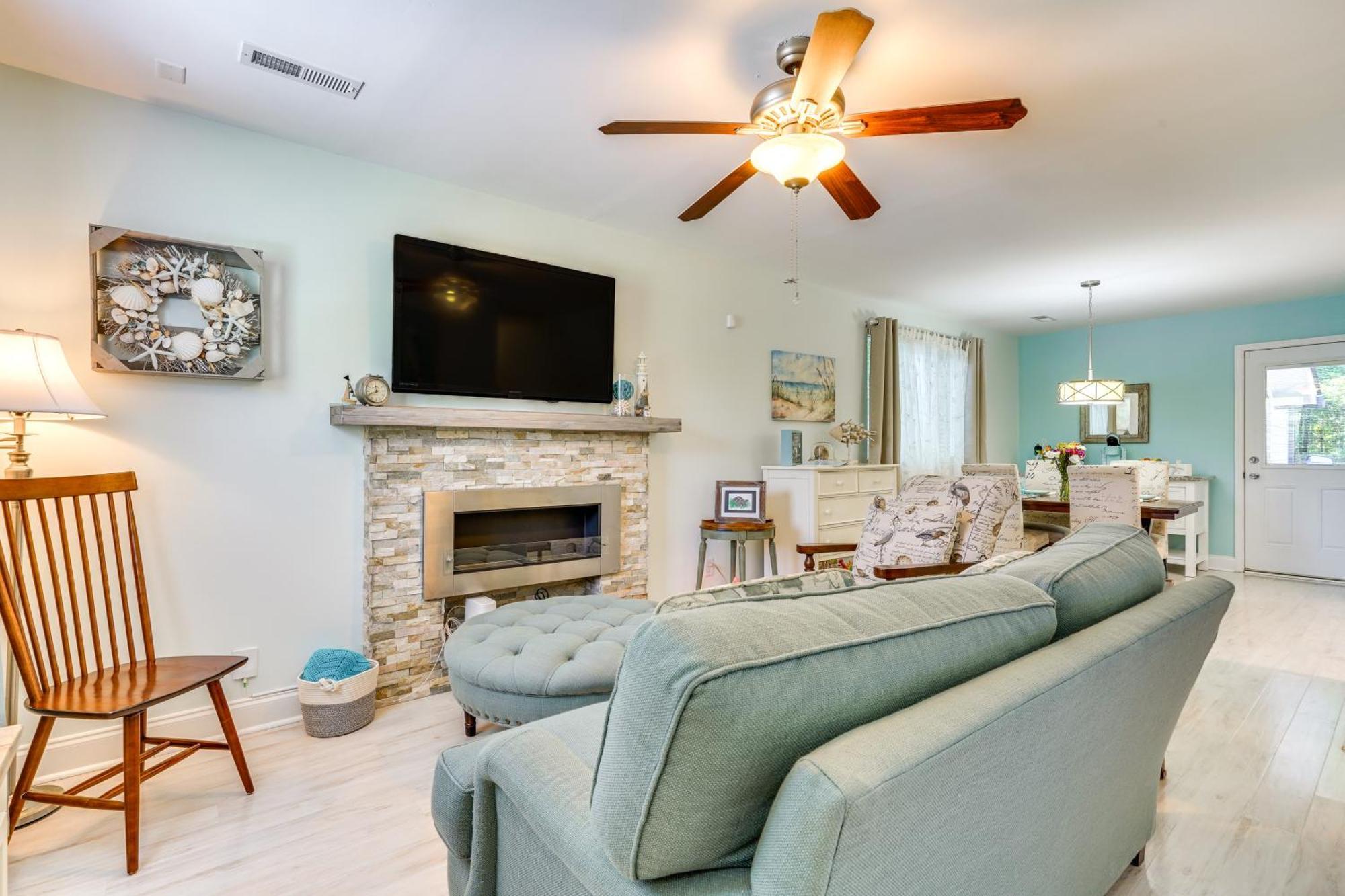 Cozy Goose Creek Escape With Patio And Grill Villa Eksteriør billede